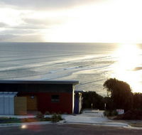 Freycinet Beach Apartments - New Castle Holiday