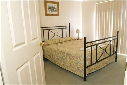 Tower Hotel - New Castle Holiday 7
