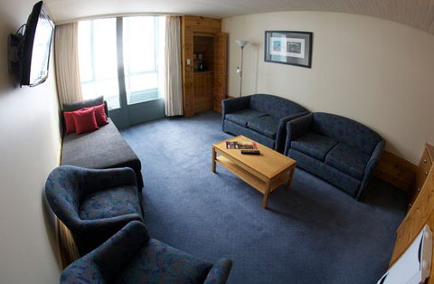 Perisher Valley Hotel - New Castle Holiday 2