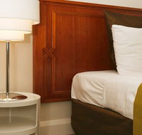 Bentley Suites - New Castle Holiday