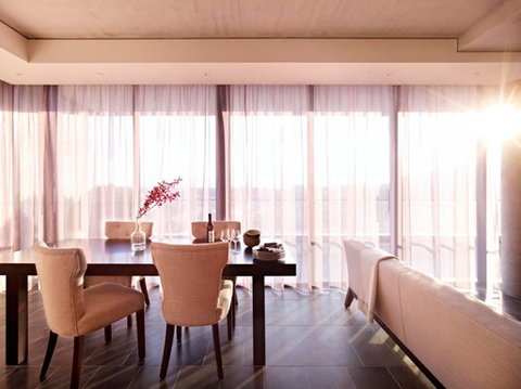 Diamant Boutique Hotel Canberra - New Castle Holiday 2