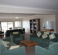 Corroboree Lodge - New Castle Holiday