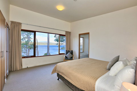 Stewarts Bay Lodge - New Castle Holiday 2