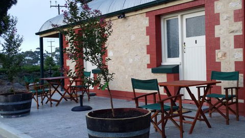 Angas Plains Estate Wines Heritage Suite - New Castle Holiday 2
