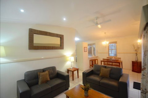 Barney Beach Accommodation - New Castle Holiday 2