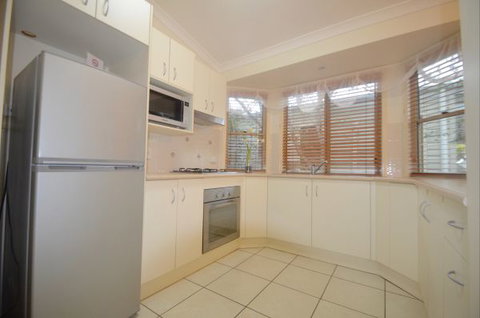 Barney Beach Accommodation - New Castle Holiday 5