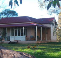 Baranduda Homestead BB Cottages - New Castle Holiday