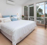 Buoys on Queens - New Castle Holiday