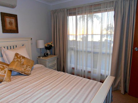 17 QED Lakehouse - New Castle Holiday 3