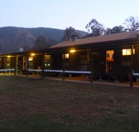 Christmas Creek Cafe and Cabins - New Castle Holiday