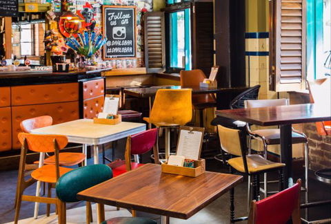 Darlo Bar At The Royal Sovereign Hotel - New Castle Holiday 7