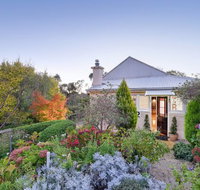 102 on Strath - New Castle Holiday