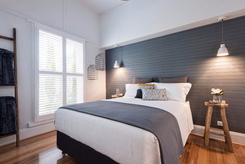 102 On Strath - New Castle Holiday 1