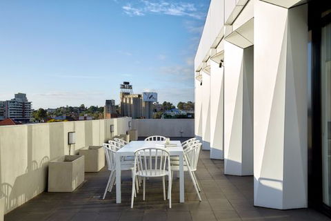381 Cremorne - New Castle Holiday 5