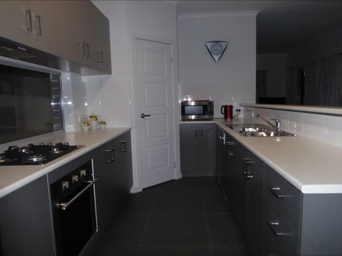 Adelaide Holiday House - New Castle Holiday 6