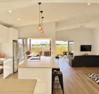 All Decked Out Lake Conjola - New Castle Holiday