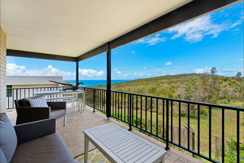 Apricari - New Castle Holiday 2