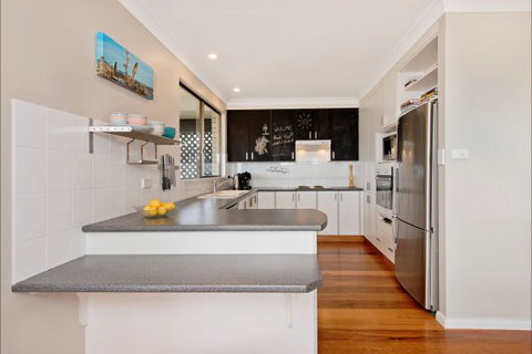 Apricari - New Castle Holiday 6