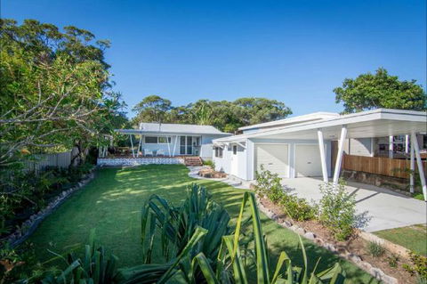 Back Beach Bungalow - New Castle Holiday 0