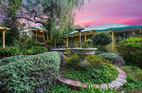 Bendigo Cottages Bed And Breakfast - New Castle Holiday 0