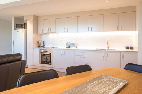 Bridgeview Apartments - New Castle Holiday 3