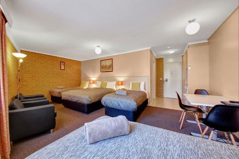 Central Deborah Motel - New Castle Holiday 7