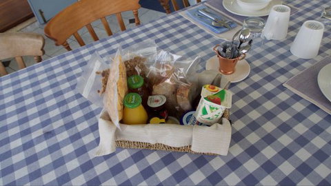 Douglas Riverside - New Castle Holiday 8