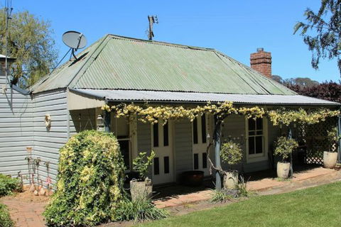 Drayshed Cottage - New Castle Holiday 0