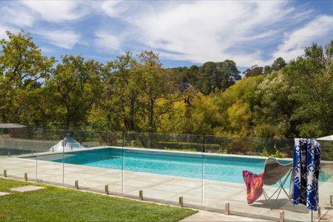 Flop House - New Castle Holiday 2