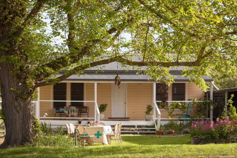 Flop House - New Castle Holiday 8