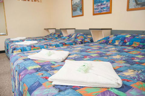 Gateway Motor Inn Narrandera - New Castle Holiday 0