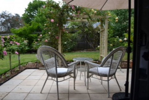 Garden Cottage B And B - New Castle Holiday 1