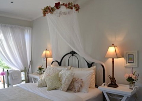 Garden Cottage B And B - New Castle Holiday 3