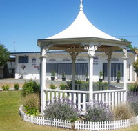 Gazebo Motor Inn - New Castle Holiday