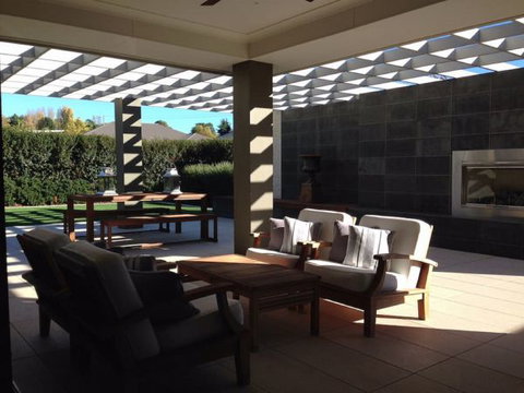 Getaway On Poplars - New Castle Holiday 2