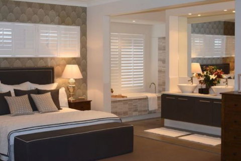 Getaway On Poplars - New Castle Holiday 4