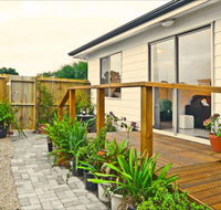 Gumnut Getaway - couples creative art retreat - New Castle Holiday