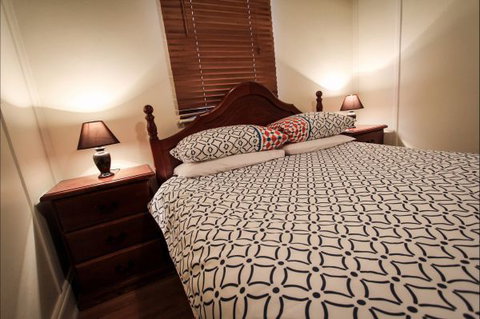 Heather's Mica Cottage - New Castle Holiday 0