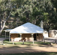Hughes Park Cottage  Weddings - New Castle Holiday