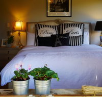 La Perrie Chalet Bed and Breakfast - New Castle Holiday