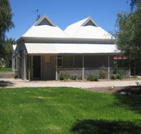 Naracoorte  Showgrounds Cottage - New Castle Holiday