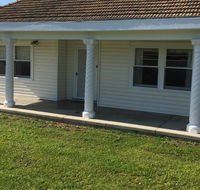 Smith Street Cottage - New Castle Holiday