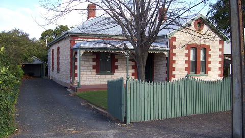 Naracoorte Cottages – Smith Street Villa - New Castle Holiday 0