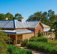 Red Gum Retreat - New Castle Holiday