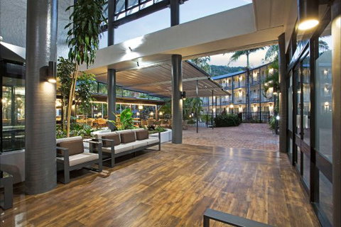 Mantra Club Croc - New Castle Holiday 3