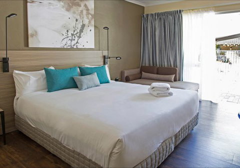 Mantra Club Croc - New Castle Holiday 5