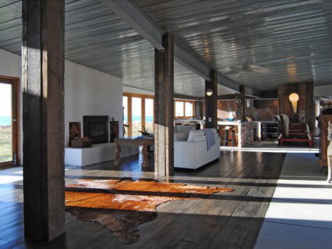 Malibu On The Beach - New Castle Holiday 2