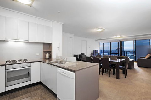 Melbourne Tower Apartment - New Castle Holiday 1