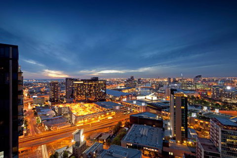 Melbourne Tower Apartment - New Castle Holiday 6