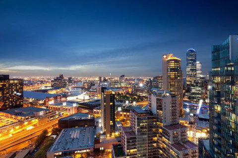 Melbourne Tower Apartment - New Castle Holiday 7